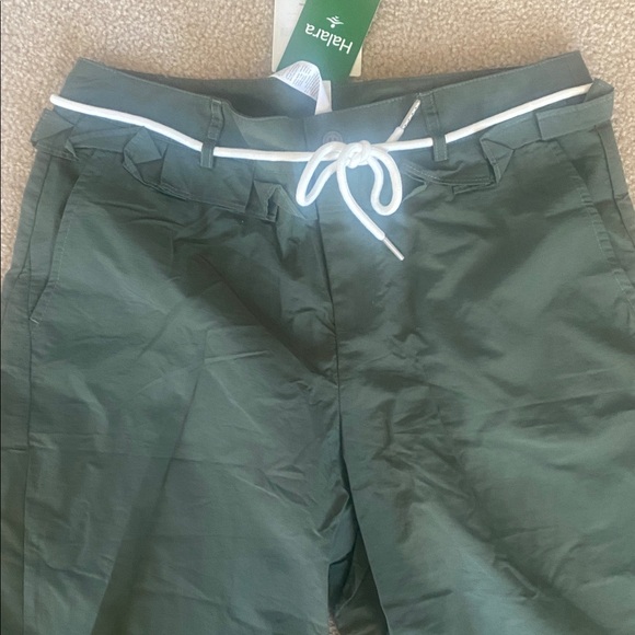 MEDIUM.   HALARA. LOW RISE WATER REPELLENT RUFFLE BARREL LEG PANTS - Picture 7 of 11